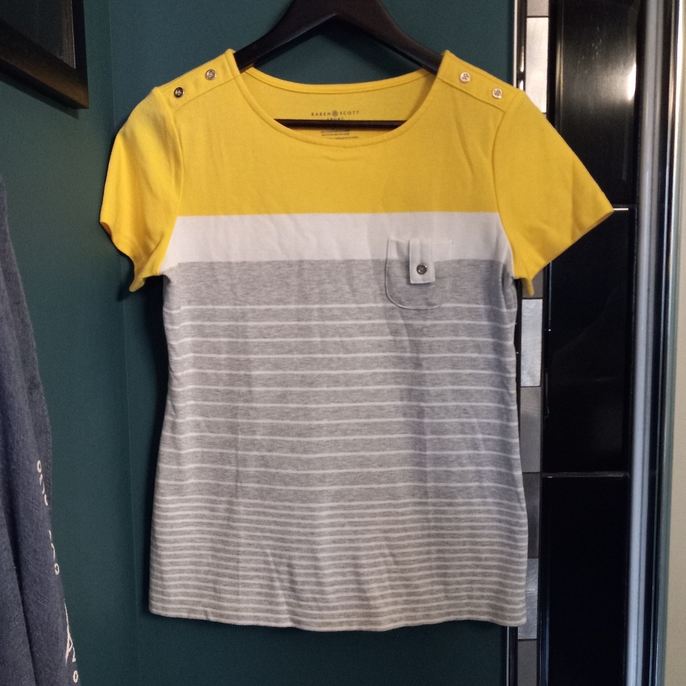 Karen Scott-Women's T-Shirt SZ Small